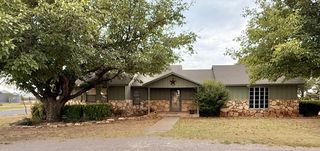 504 Loop Road, Quanah, TX 79252