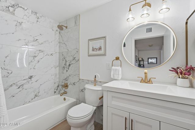 1207 E NORTHSHORE Drive 136, Tempe, AZ 85283