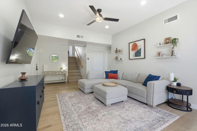 1207 E NORTHSHORE Drive 136, Tempe, AZ 85283