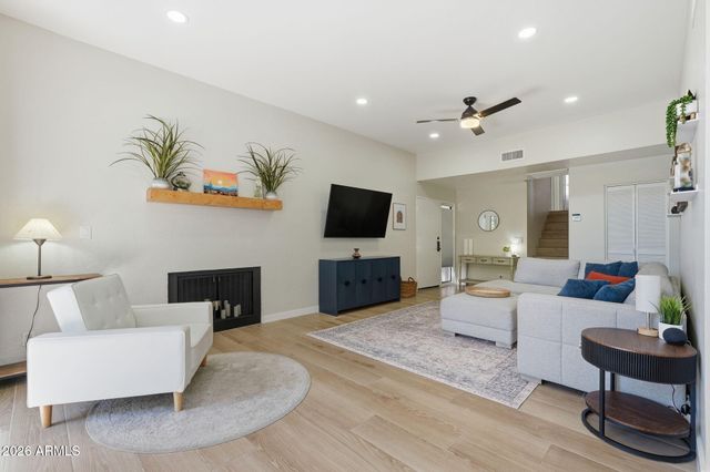 1207 E NORTHSHORE Drive 136, Tempe, AZ 85283