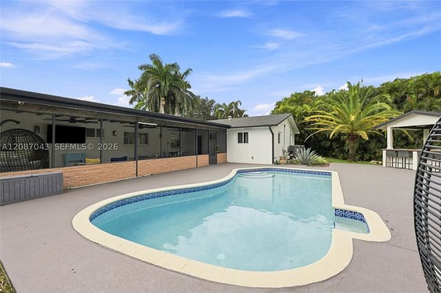 13402 SW 29th St, Davie, FL 33330