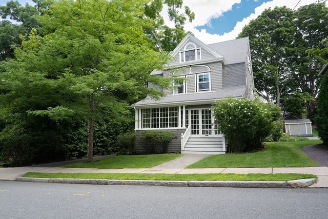 66 Mount Vernon St, Melrose, MA 02176
