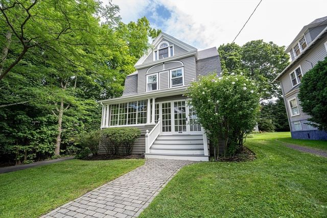66 Mount Vernon St, Melrose, MA 02176