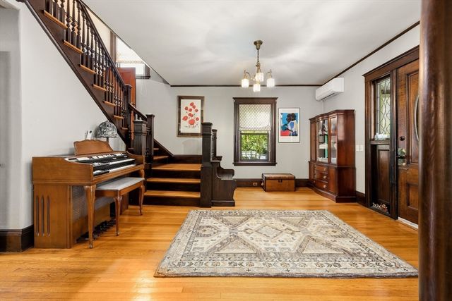 66 Mount Vernon St, Melrose, MA 02176