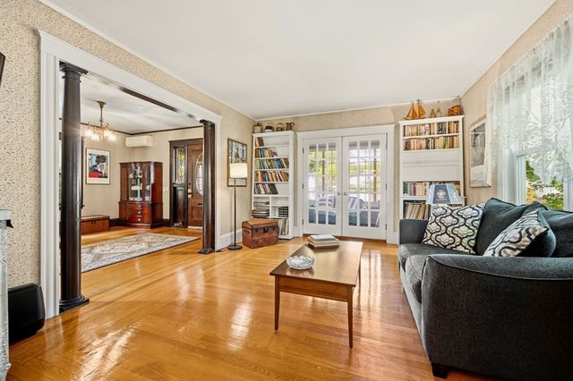 66 Mount Vernon St, Melrose, MA 02176