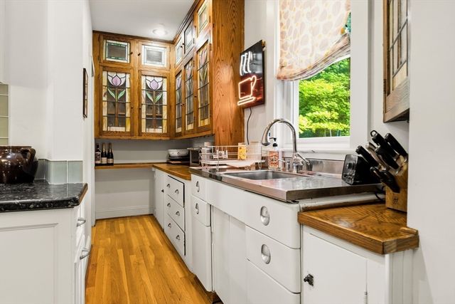 66 Mount Vernon St, Melrose, MA 02176