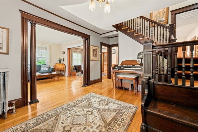 66 Mount Vernon St, Melrose, MA 02176
