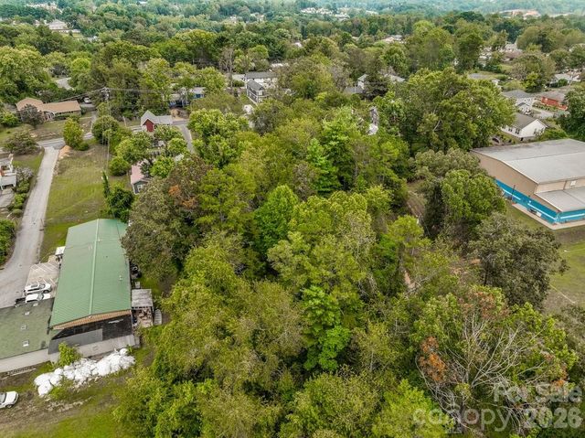 99999 Hazel Mill Road, Asheville, NC 28806