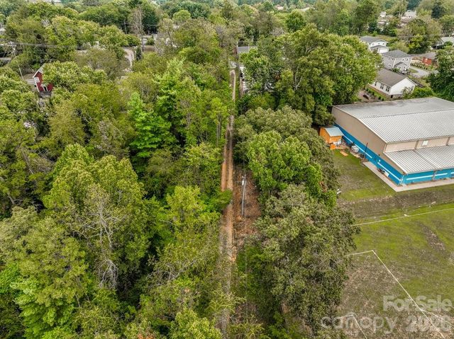 99999 Hazel Mill Road, Asheville, NC 28806