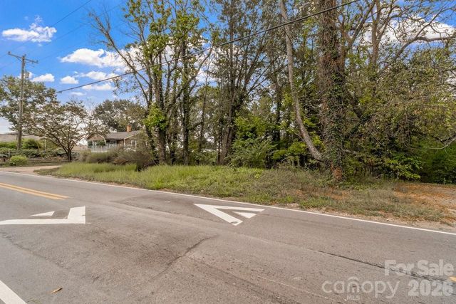 99999 Hazel Mill Road, Asheville, NC 28806