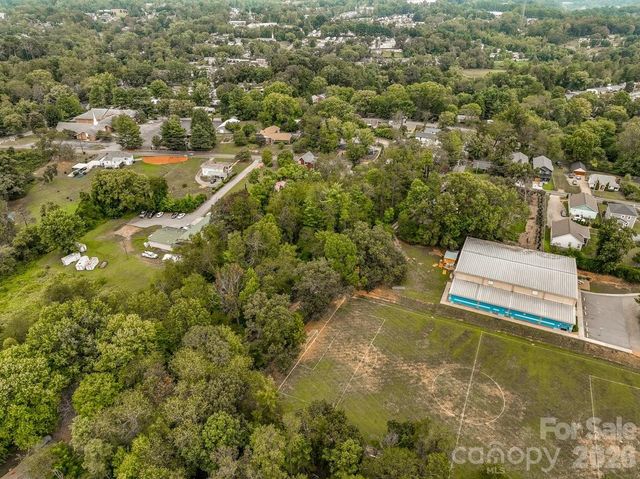 99999 Hazel Mill Road, Asheville, NC 28806