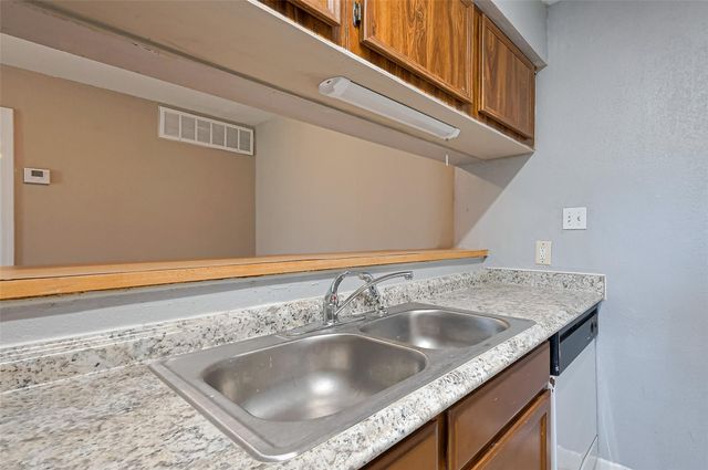 9090 S Braeswood Boulevard 43, Houston, TX 77074