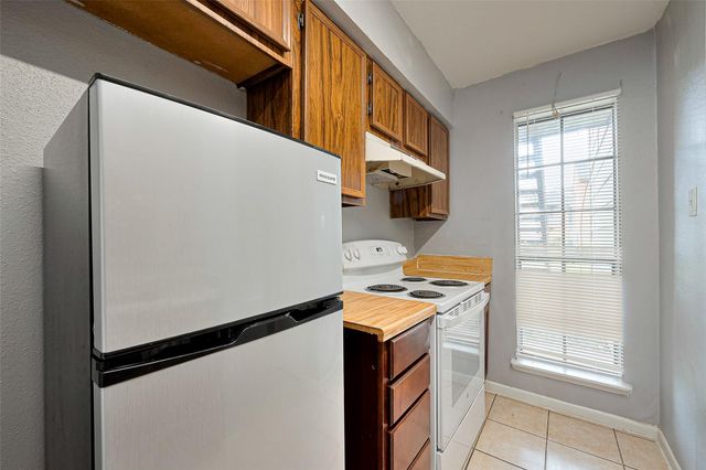 9090 S Braeswood Boulevard 43, Houston, TX 77074