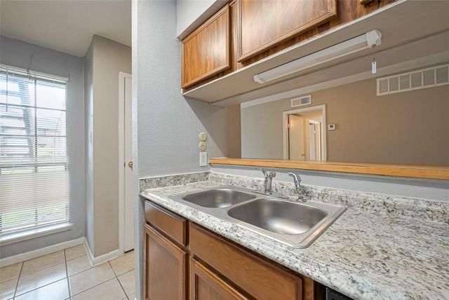 9090 S Braeswood Boulevard 43, Houston, TX 77074