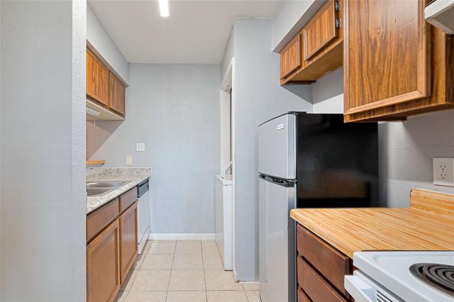 9090 S Braeswood Boulevard 43, Houston, TX 77074