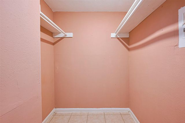 9090 S Braeswood Boulevard 43, Houston, TX 77074