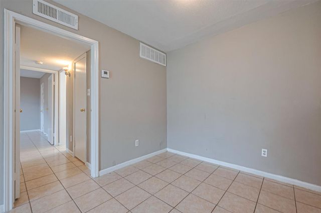 9090 S Braeswood Boulevard 43, Houston, TX 77074