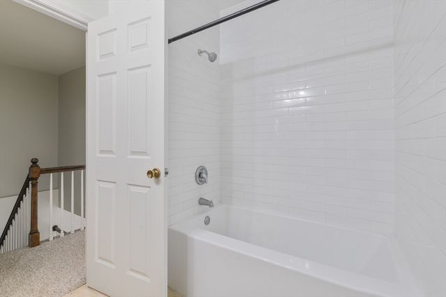 128 Warren 12, Lowell, MA 01852