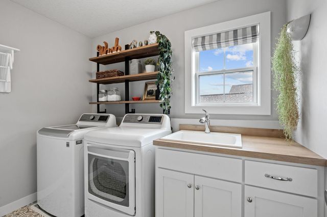 16452 Duluth Trail, Lakeville, MN 55044