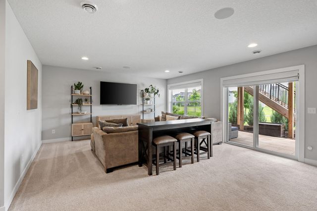 16452 Duluth Trail, Lakeville, MN 55044