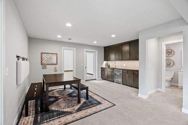 16452 Duluth Trail, Lakeville, MN 55044