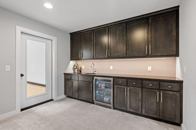 16452 Duluth Trail, Lakeville, MN 55044