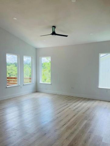 5010 Baker ST, Austin, TX 78721