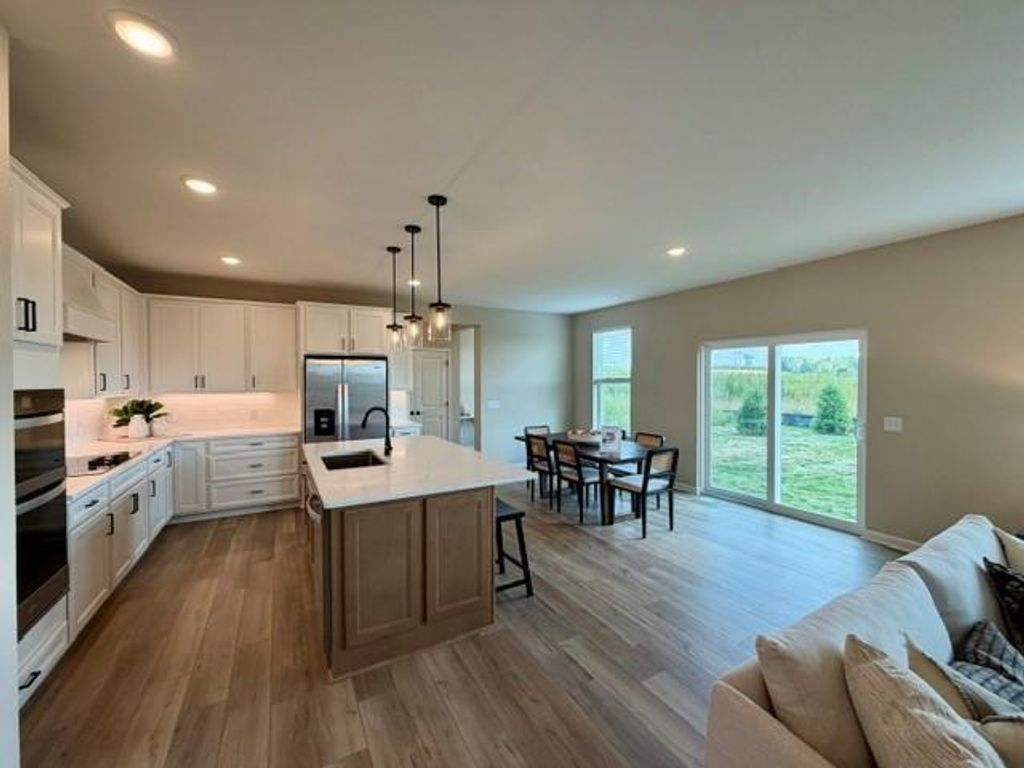 4633 Island Park Drive, Woodbury, MN 55129 — photo 3