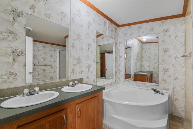 6002 Moose Drive, Granbury, TX 76048