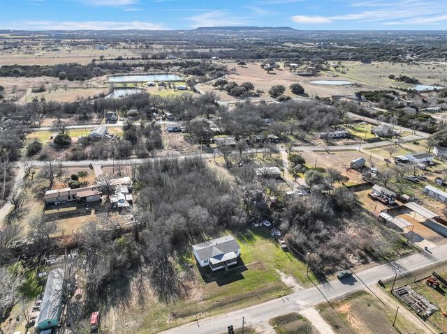 6002 Moose Drive, Granbury, TX 76048