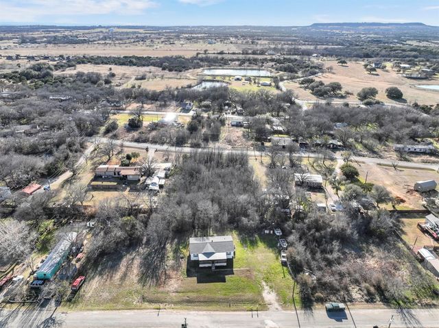 6002 Moose Drive, Granbury, TX 76048