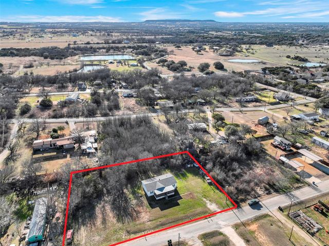 6002 Moose Drive, Granbury, TX 76048