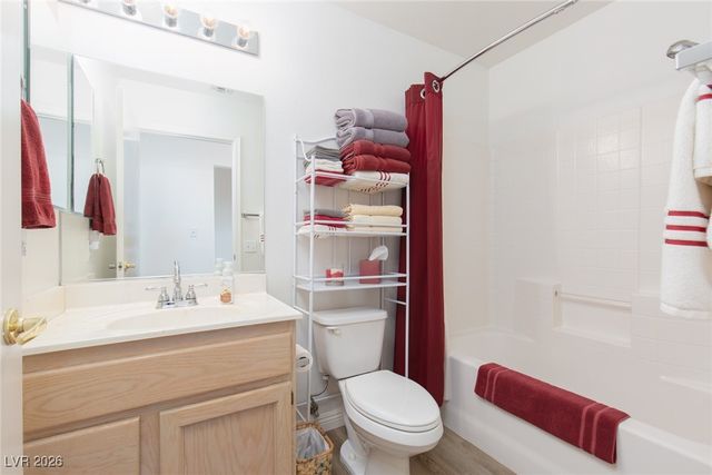 10627 Mission Lakes Avenue, Las Vegas, NV 89134