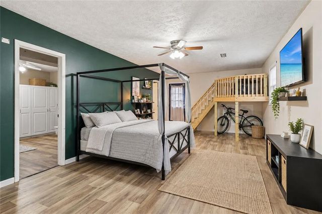 5752 Oak Grove Drive, Acworth, GA 30102