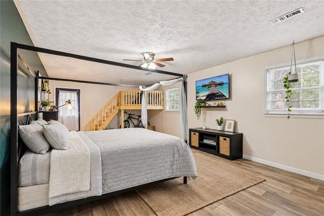 5752 Oak Grove Drive, Acworth, GA 30102