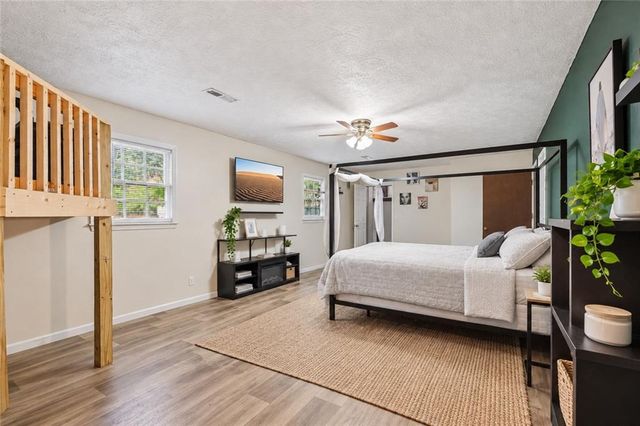 5752 Oak Grove Drive, Acworth, GA 30102