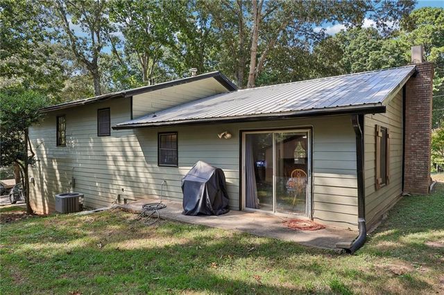 5752 Oak Grove Drive, Acworth, GA 30102