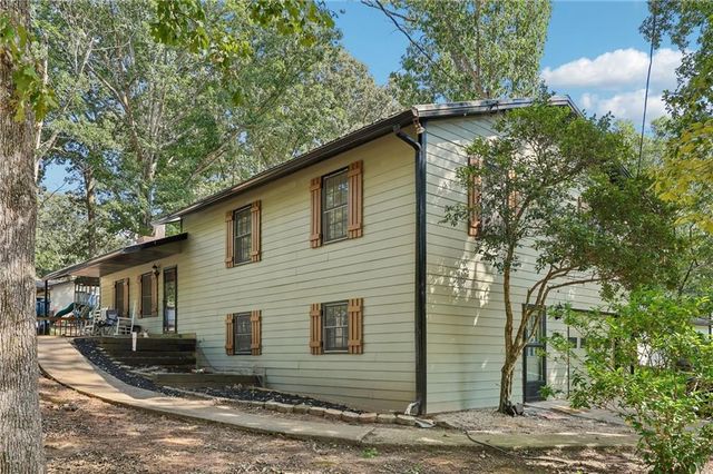 5752 Oak Grove Drive, Acworth, GA 30102