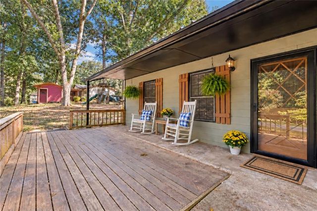 5752 Oak Grove Drive, Acworth, GA 30102