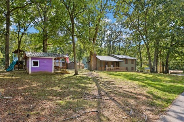 5752 Oak Grove Drive, Acworth, GA 30102