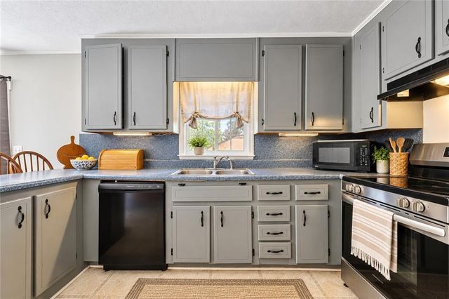 5752 Oak Grove Drive, Acworth, GA 30102