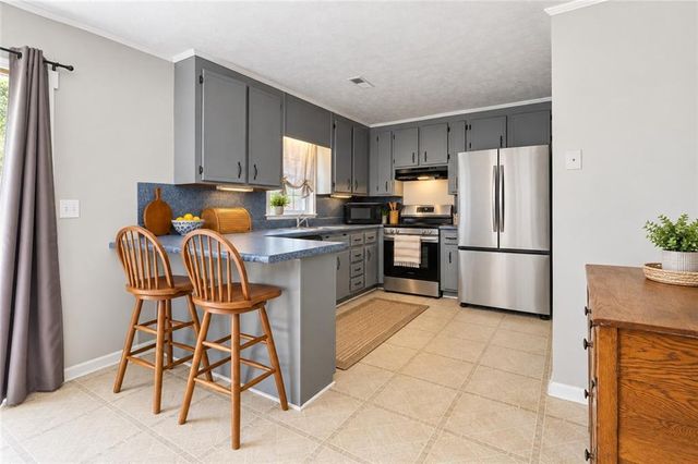 5752 Oak Grove Drive, Acworth, GA 30102