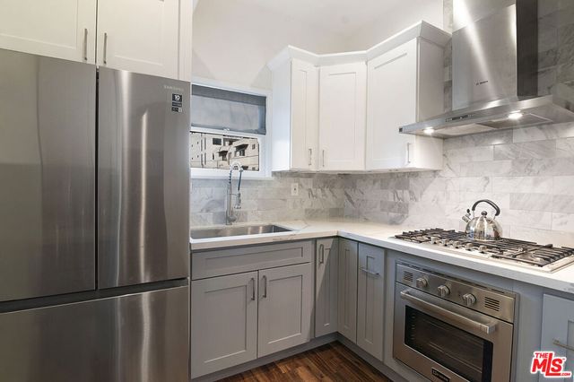 340 N Oakhurst Drive 205, Beverly Hills, CA 90210