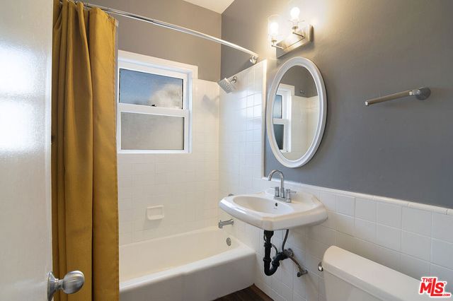 340 N Oakhurst Drive 205, Beverly Hills, CA 90210