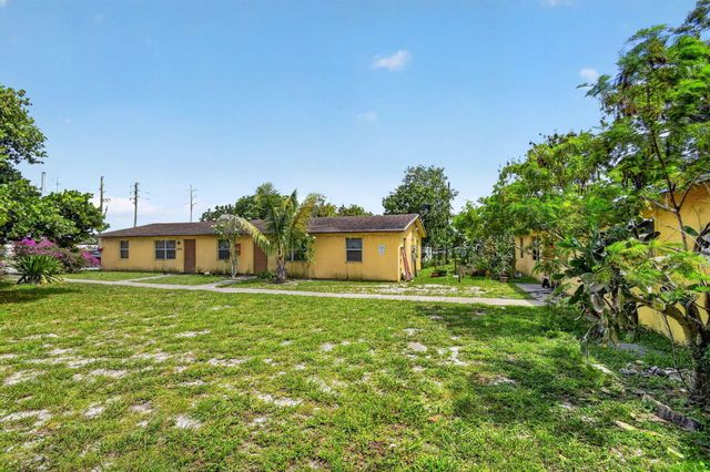 4537 Coconut Road, Lake Worth, FL 33461
