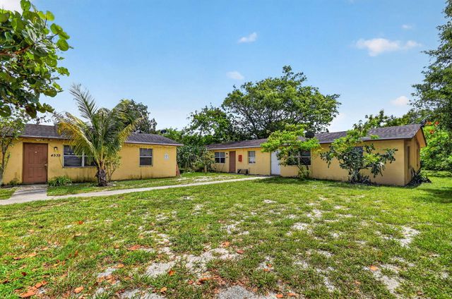 4537 Coconut Road, Lake Worth, FL 33461