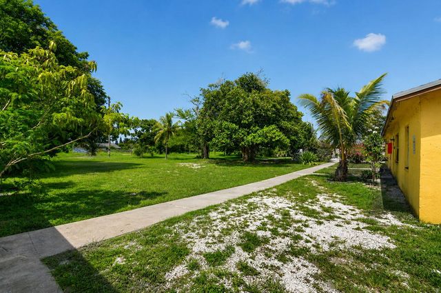 4537 Coconut Road, Lake Worth, FL 33461