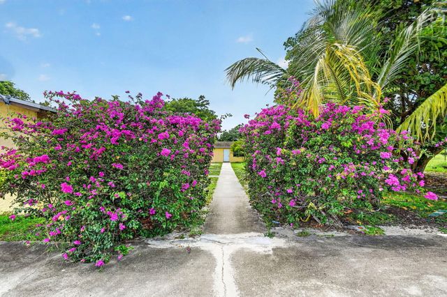 4537 Coconut Road, Lake Worth, FL 33461