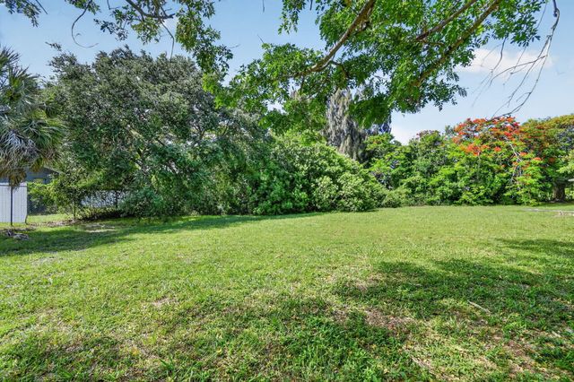 4537 Coconut Road, Lake Worth, FL 33461