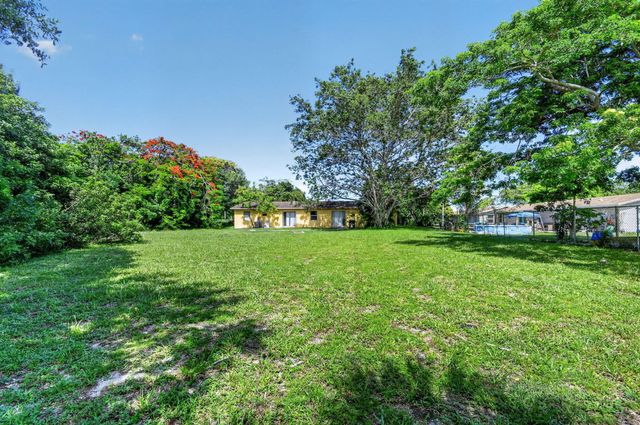 4537 Coconut Road, Lake Worth, FL 33461